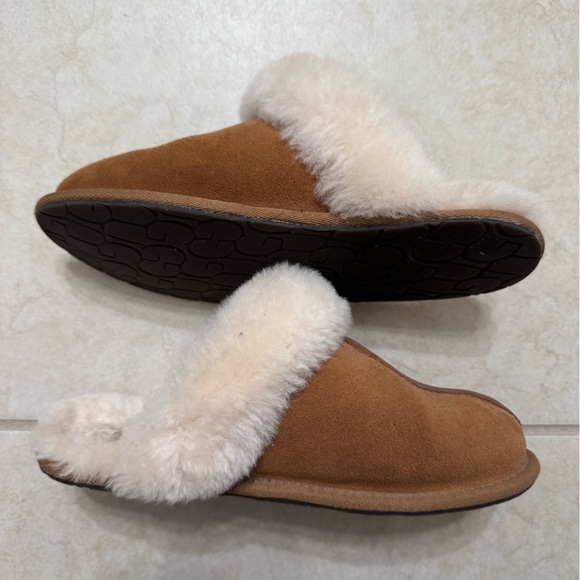UGG Scuffette II Regenerate Slippers - Picture 4 of 9